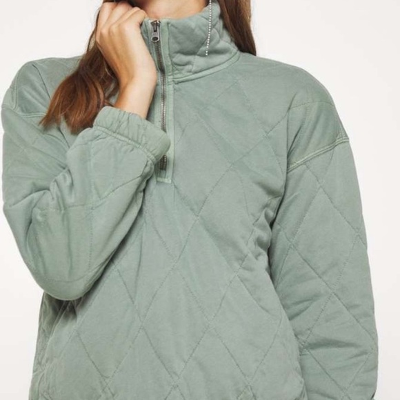 Abercrombie Soft Garment Dyed Sage Green Quilted Cropped Zip Neck Sweatshirt - Picture 2 of 10